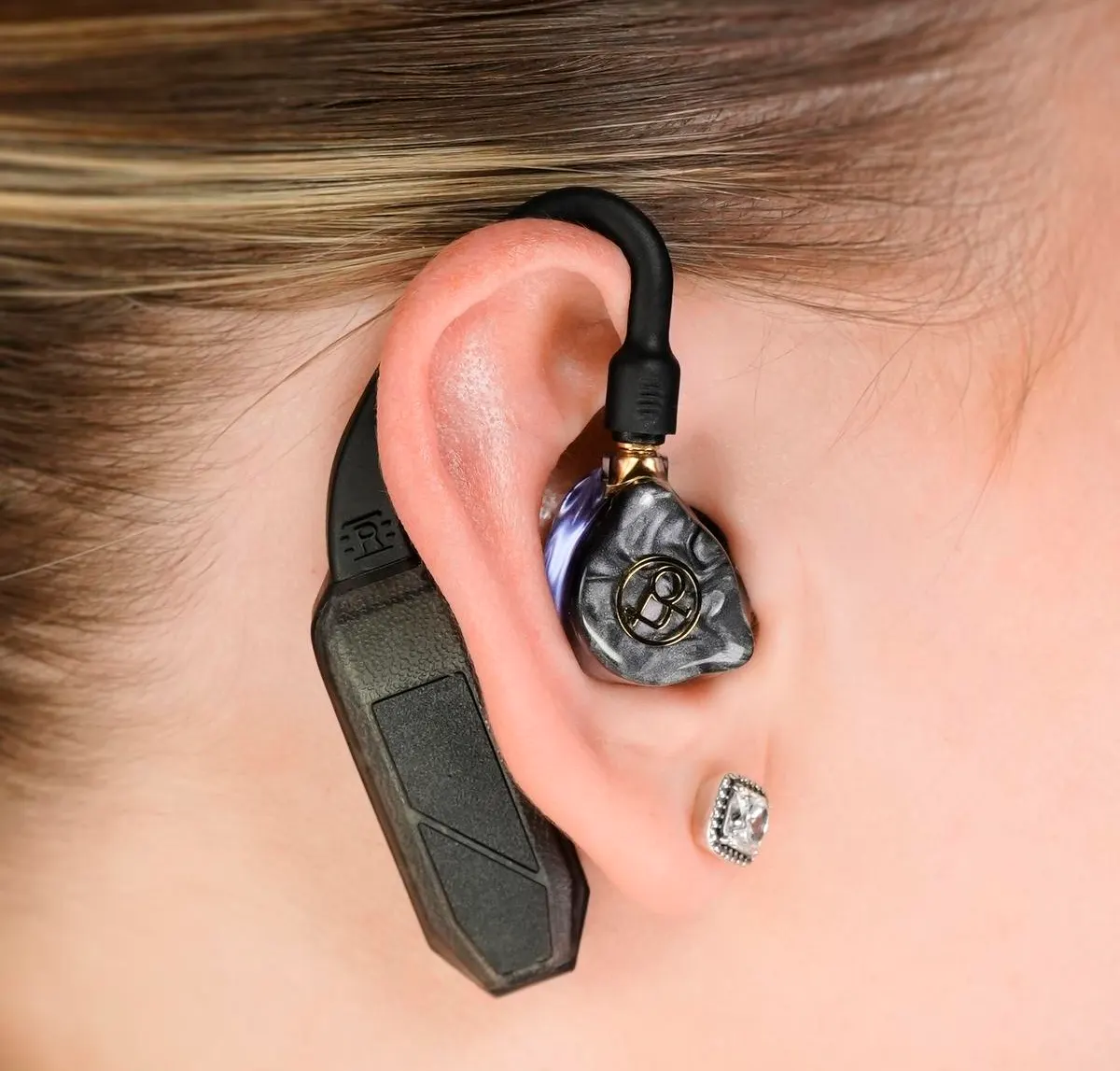 iFi GO Pod Air on ear.