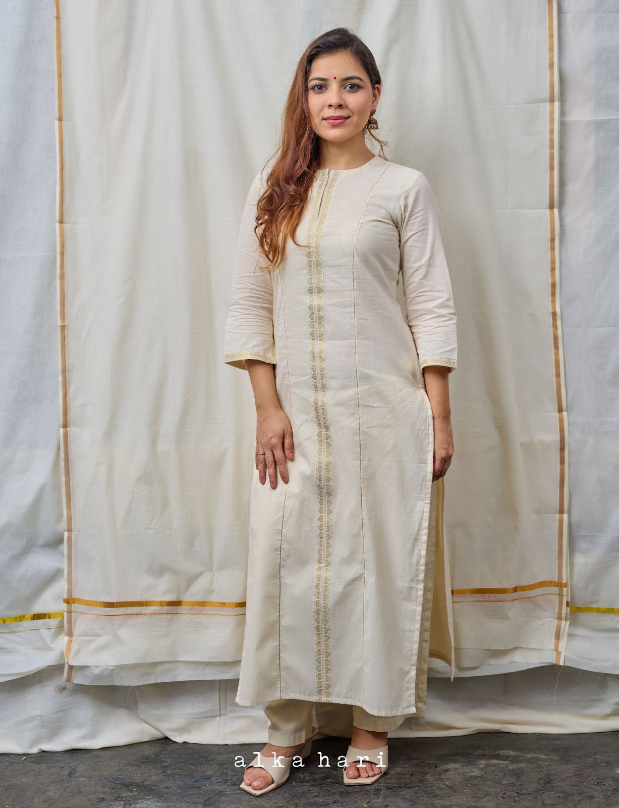 Off-white Kurta with Kasavu