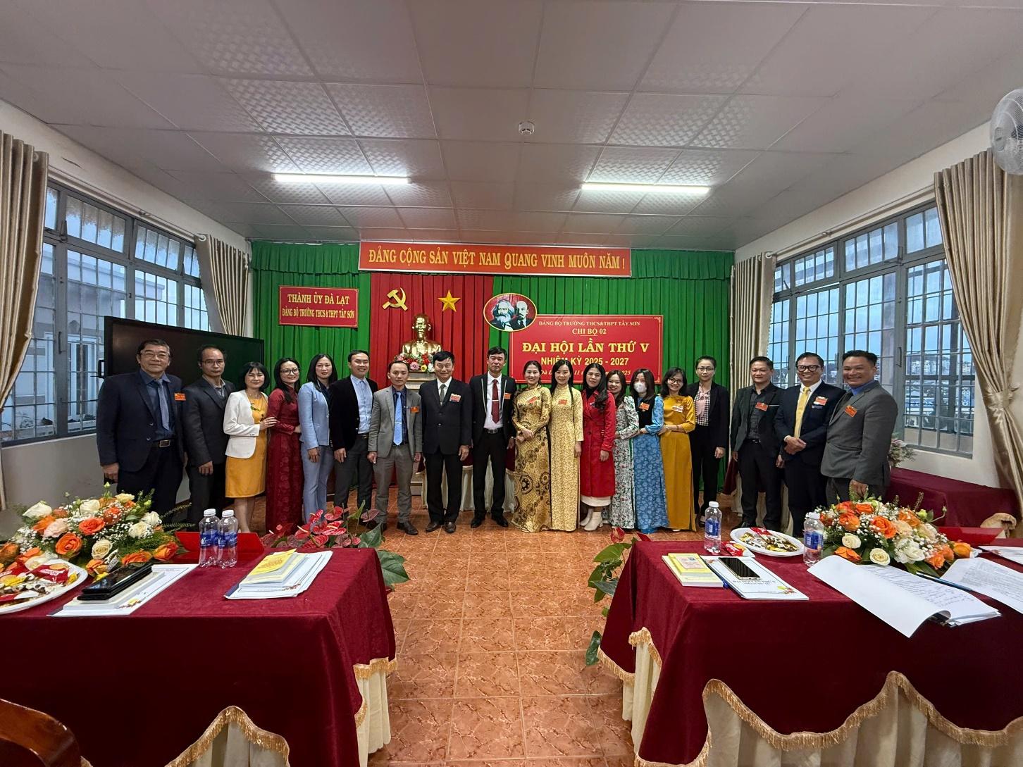 D:\Hạnh Lê\ĐẢNG\Đại hội Chi bộ 2\z6221358682825_0480cb2cb4c40aa57f13f693f24765a4.jpg