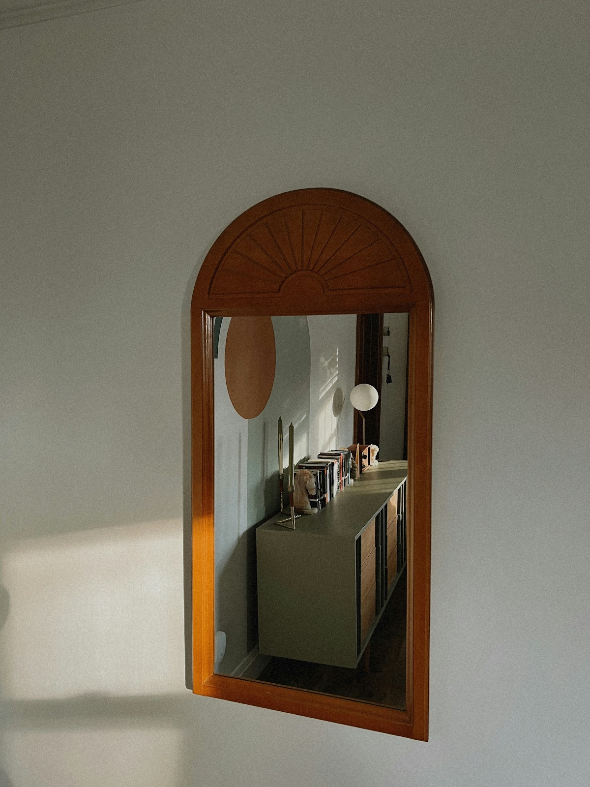 Tips for making compact apartments or offices look spacious and stylish