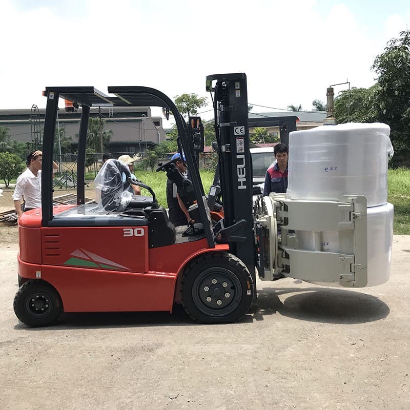 3 lợi ích nổi bật do xe nâng kẹp cuộn giấy mang lại 3 lợi ích nổi bật do xe nâng kẹp cuộn giấy mang lại