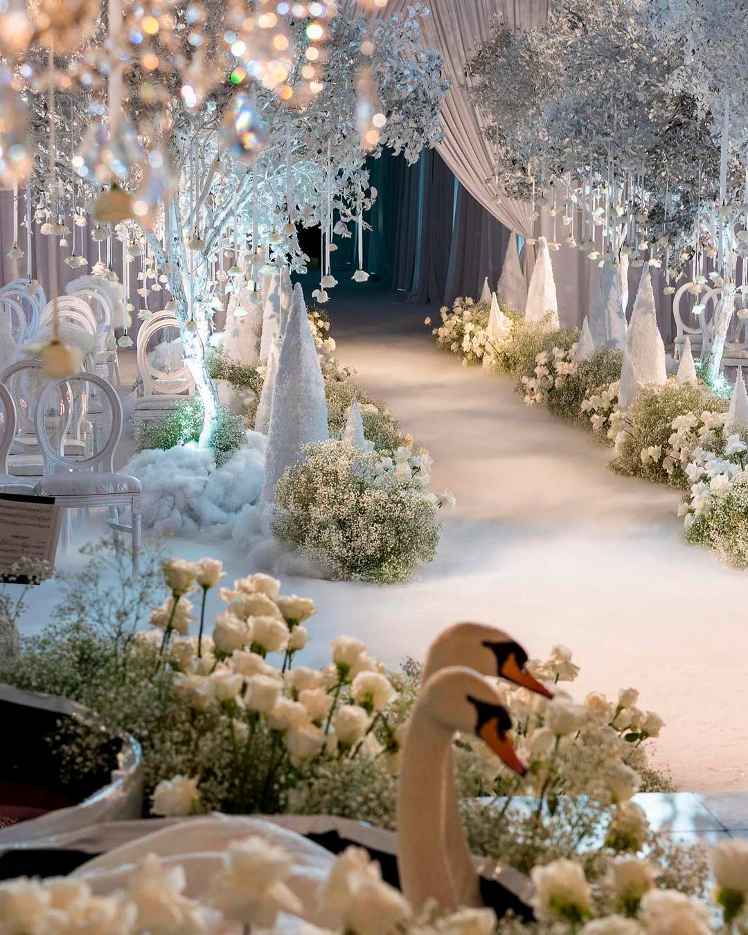 winter wedding decor ceremony aisle