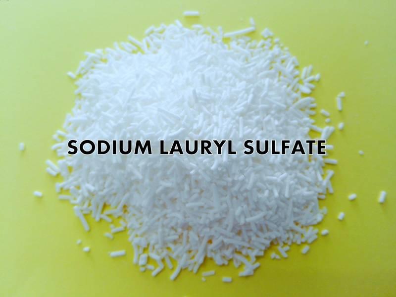 Sodium Lauryl Sulfate là chất làm sạch mạnh không nên có trong sữa rửa mặt