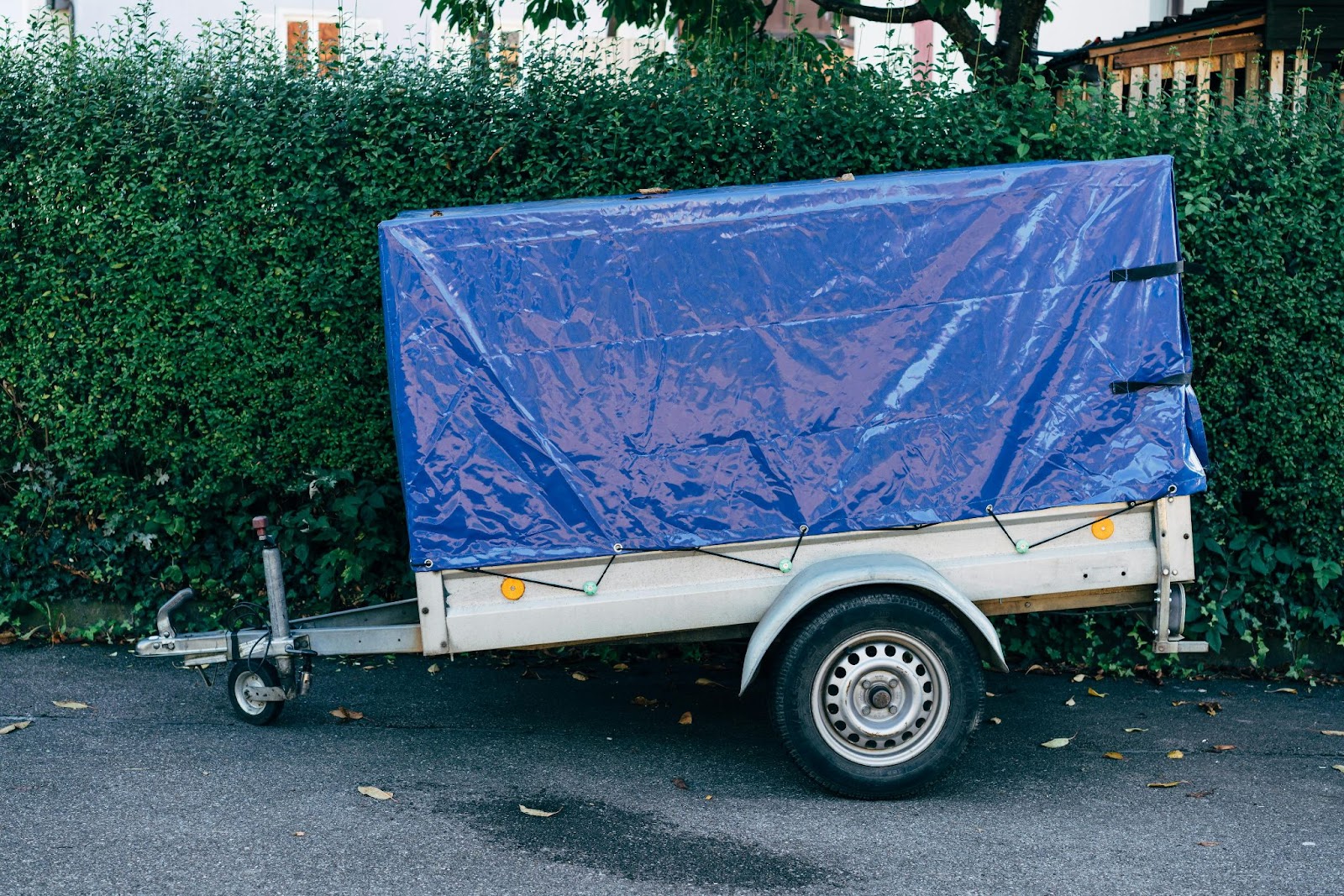 Single axle fenders help to protect your trailers.