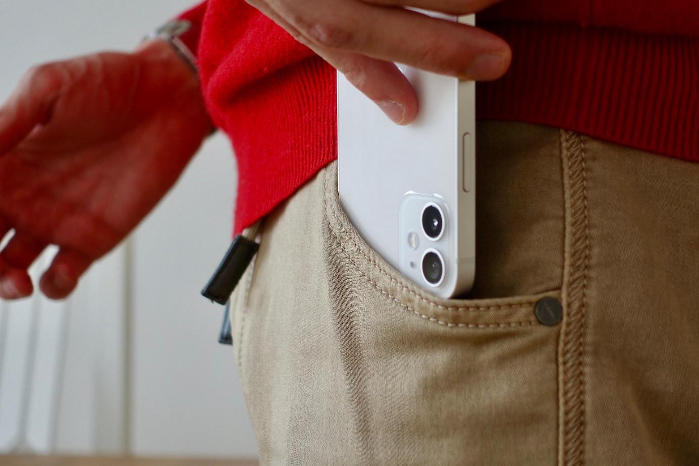 Afbeelding met persoon, overdekt, kleding, riem

Door AI gegenereerde inhoud is mogelijk onjuist.