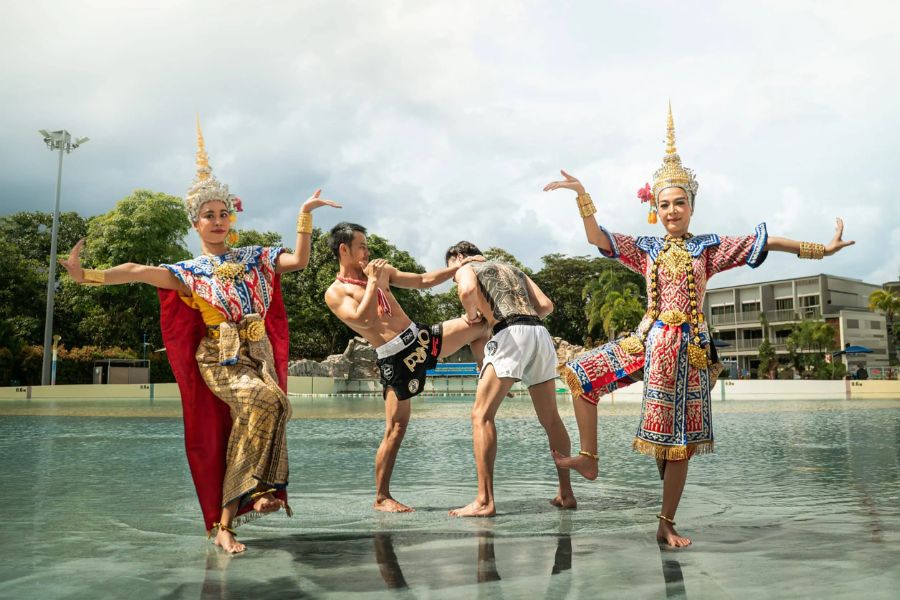 Songkran is often accompanied by Muay Thai demonstrations. 