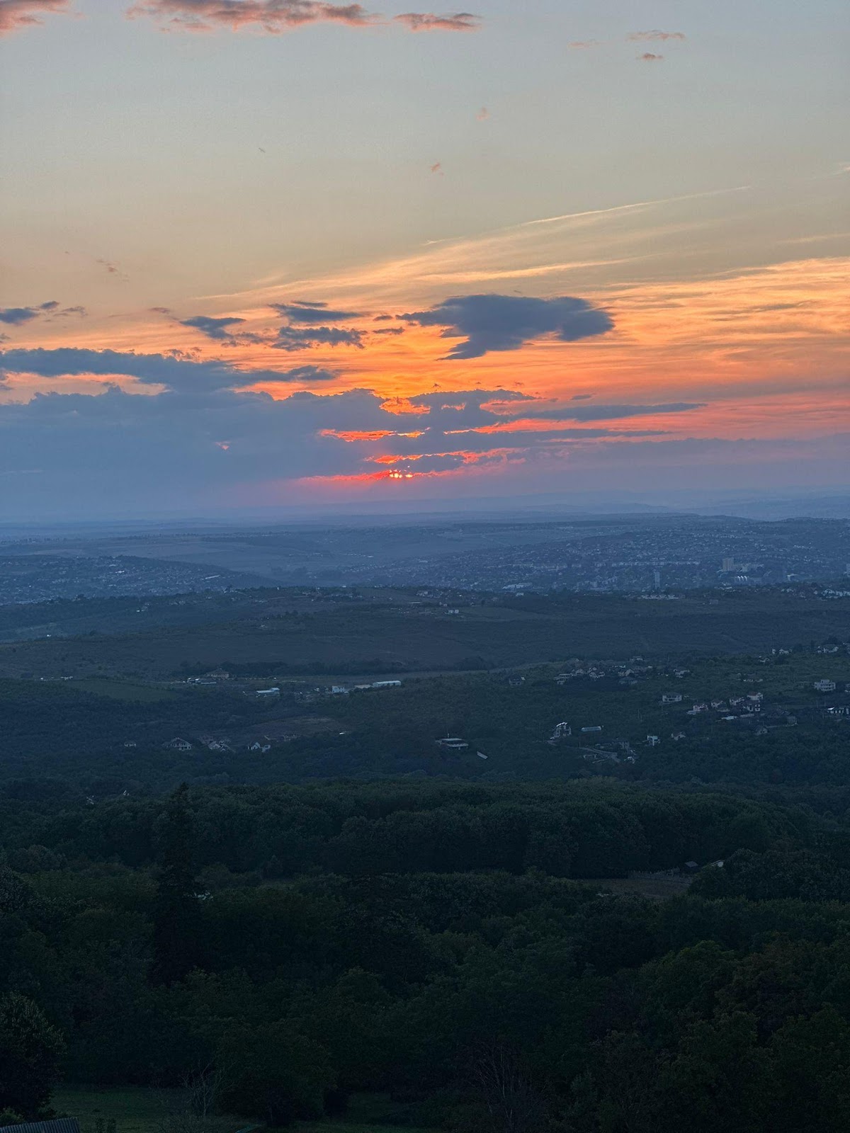 Apus de soare din Bucium, Iasi, Romania, 2024.