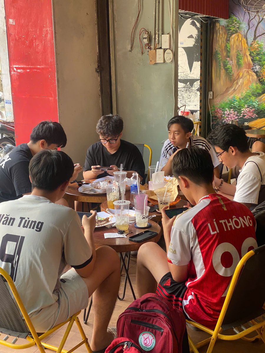quán ăn nguyễn chánh sắt