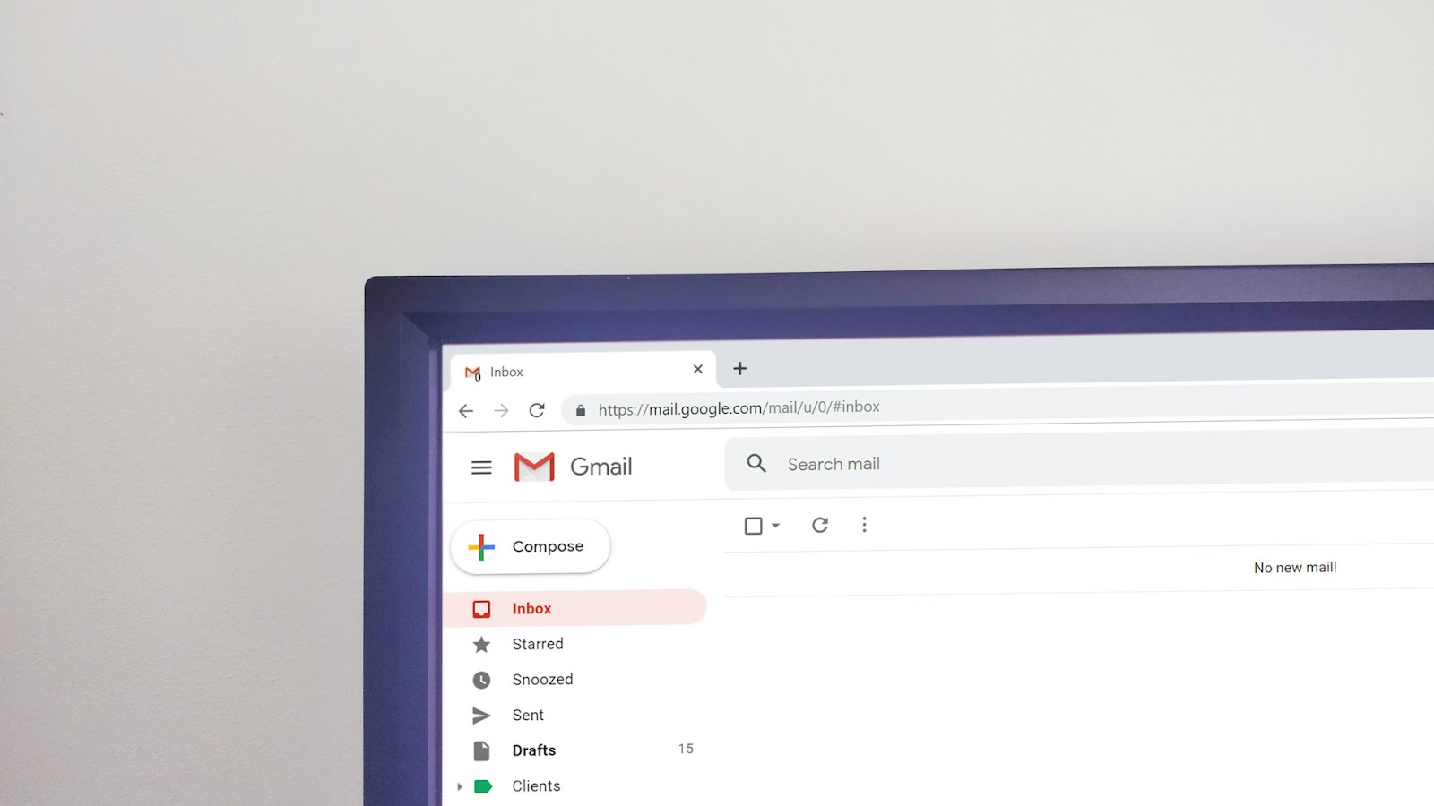 Onglet Gmail ouvert dans le navigateur de l'ordinateur portable