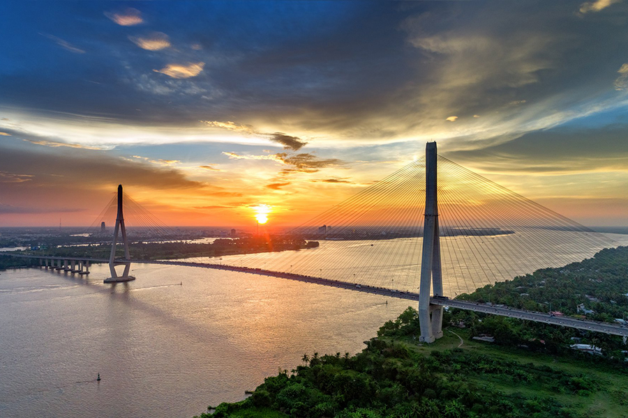 Can Tho Bridge in the sunset. Source: vietnamairlines.com