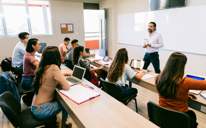 English Classes for Adults in Singapore: A Comprehensive Guide to Finding the Right Course