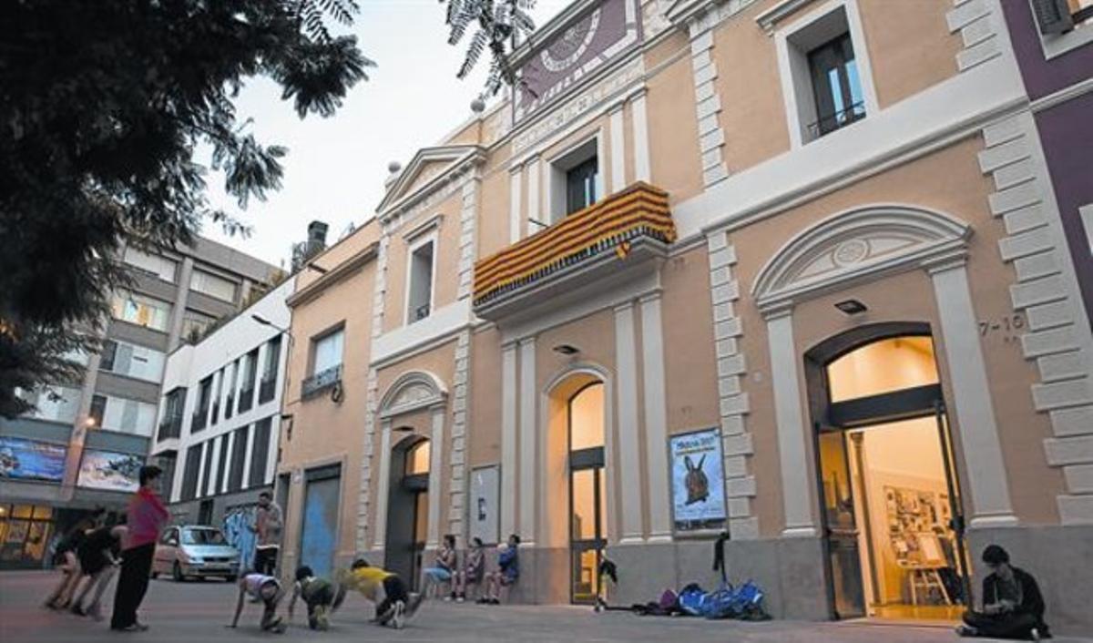Lluïsos de Gràcia reestrena su sede