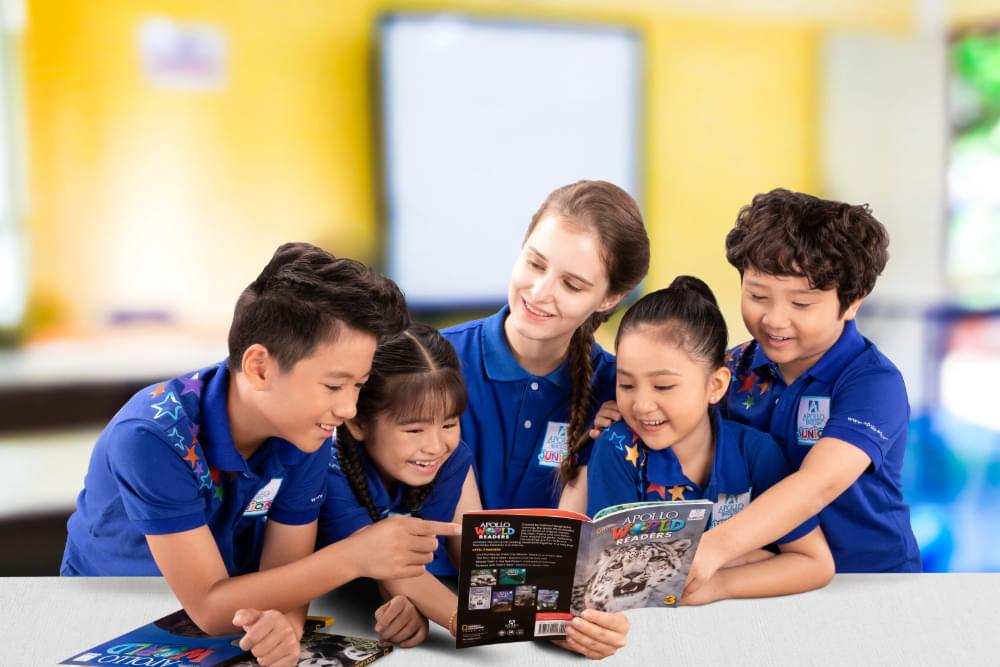 Đăng video lớp học mẫu, chia sẻ phản hồi từ học viên và phụ huynh