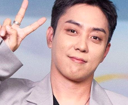 This contains an image of Eun Ji Won