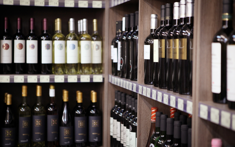 A Local’s Guide to Finding Affordable Singapore Wines in Wine Shops