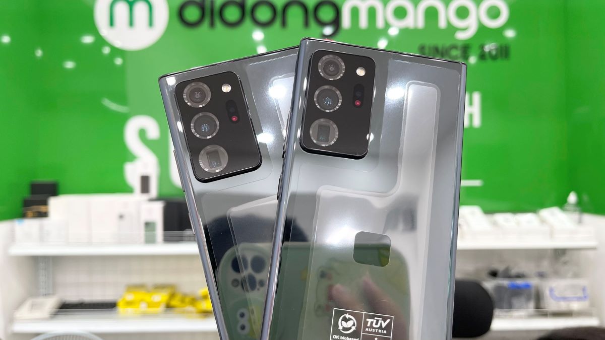 Note 20 Ultra sở hữu cụm 3 camera với khả năng zoom 50x