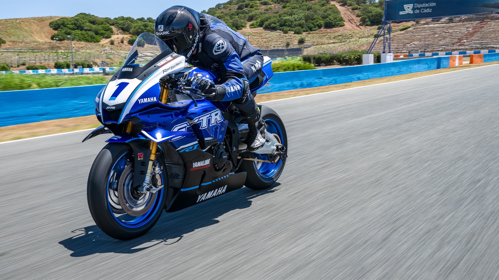 New 2025 Yamaha R1 RACE and R1 GYTR