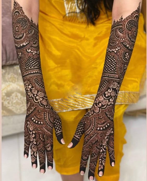 Discover the Best Mehendi Artist in Chennai Near You for Your Special Occasions