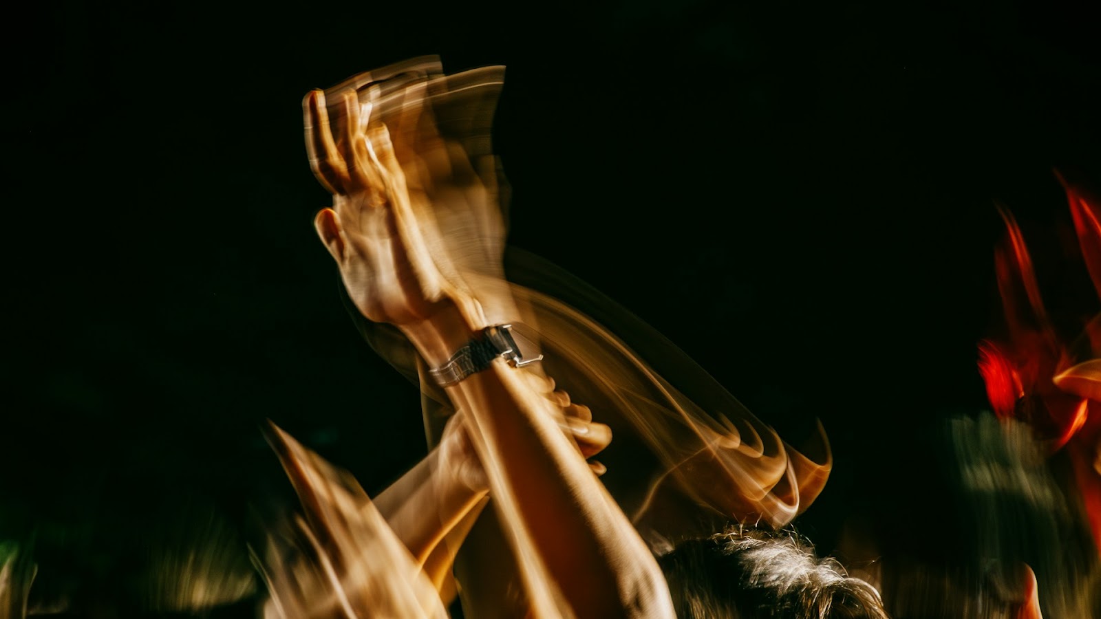Recompune energia unui festival pe terasa ta