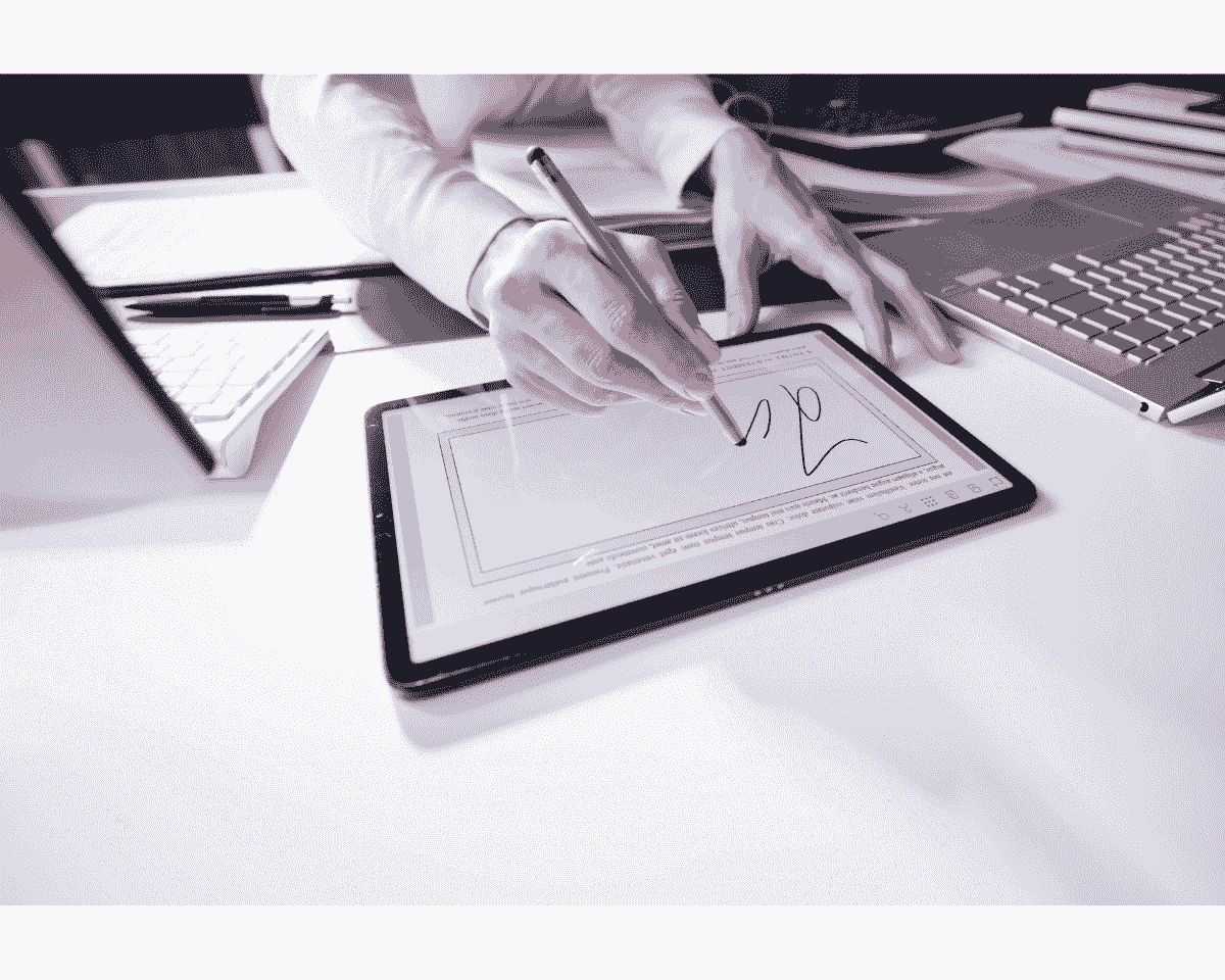 How contracts are usually signed: Electronic signatures via email