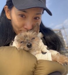 Kim Seo Hyung and her dog Kkomang