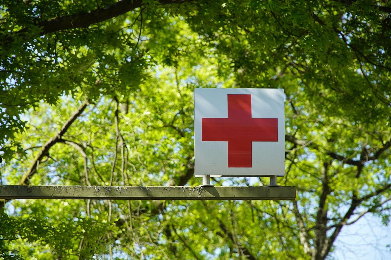 Red Cross Sign Hospital - Free photo on Pixabay