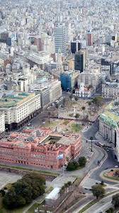 Vista aérea de una ciudad

El contenido generado por IA puede ser incorrecto.