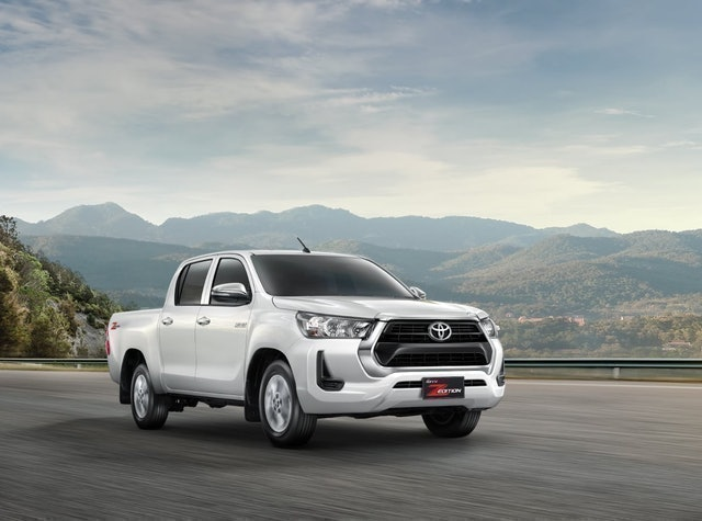 รถกระบะ Toyota Hilux Revo Double Cab Z-Edition 2.4 MID AT