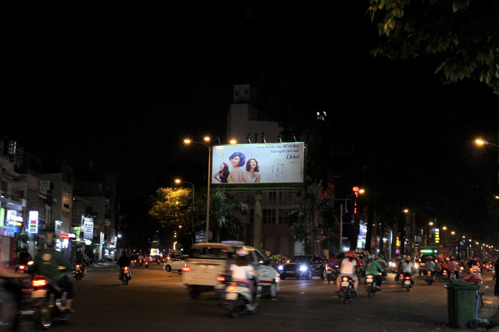 VINAMA cho thuê billboard tại Quận 5