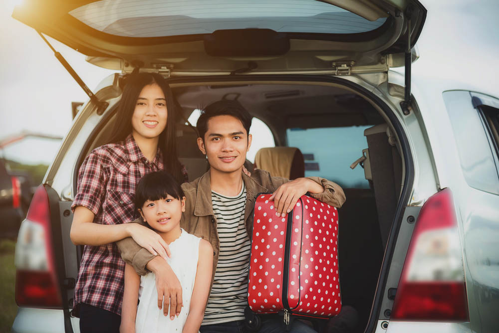 Ajak Keluarga Jalan-Jalan Gak Lagi Sempit-sempitan di Motor, Ini Saatnya Punya Mobil Keluarga Terbaik!