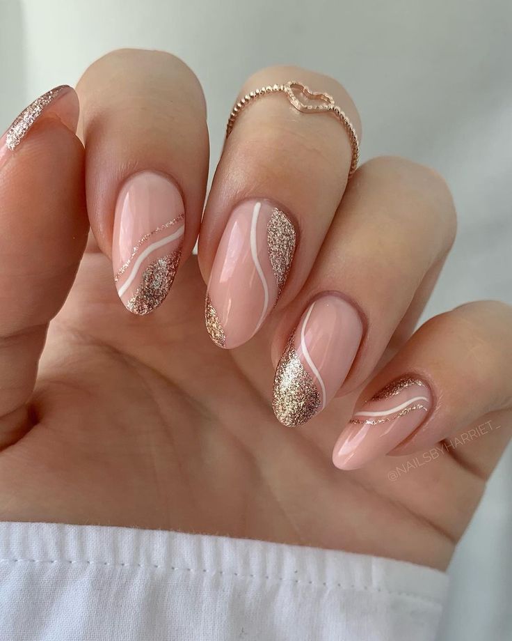 Rose Gold Nail Designs: Dazzle with Elegance!