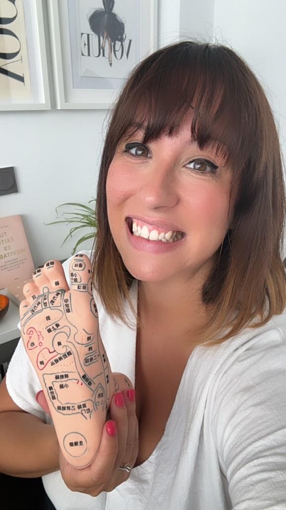 Mujer con tatuaje en el brazo

Descripción generada automáticamente con confianza media