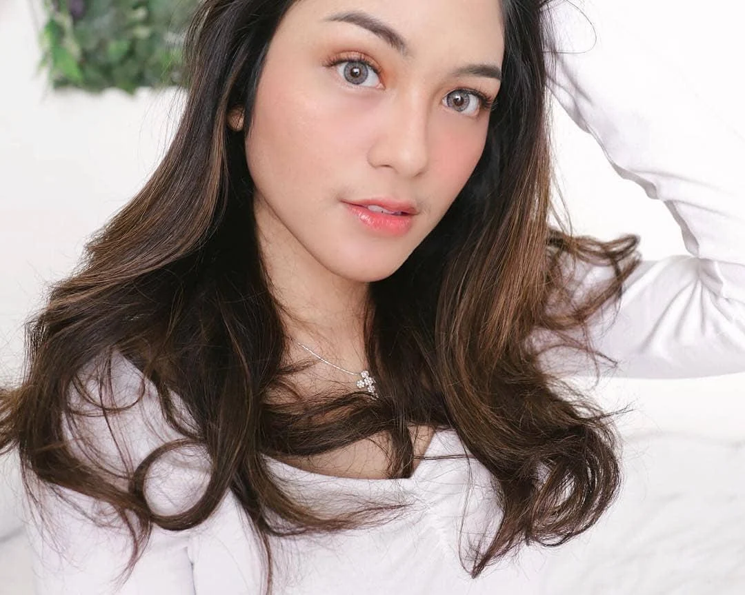 Gadis Cantik yang Membuat Setiap Gerakan Mereka Meninggalkan Jejak Hasrat, gadis cantik, jejak hasrat, cewek seksi