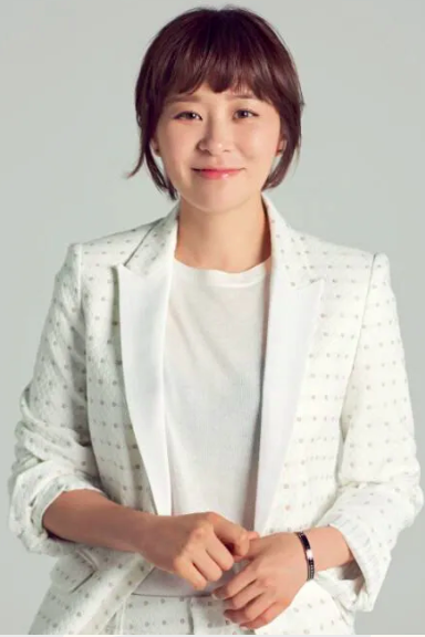 This contans an image of Choi Kang Hee 