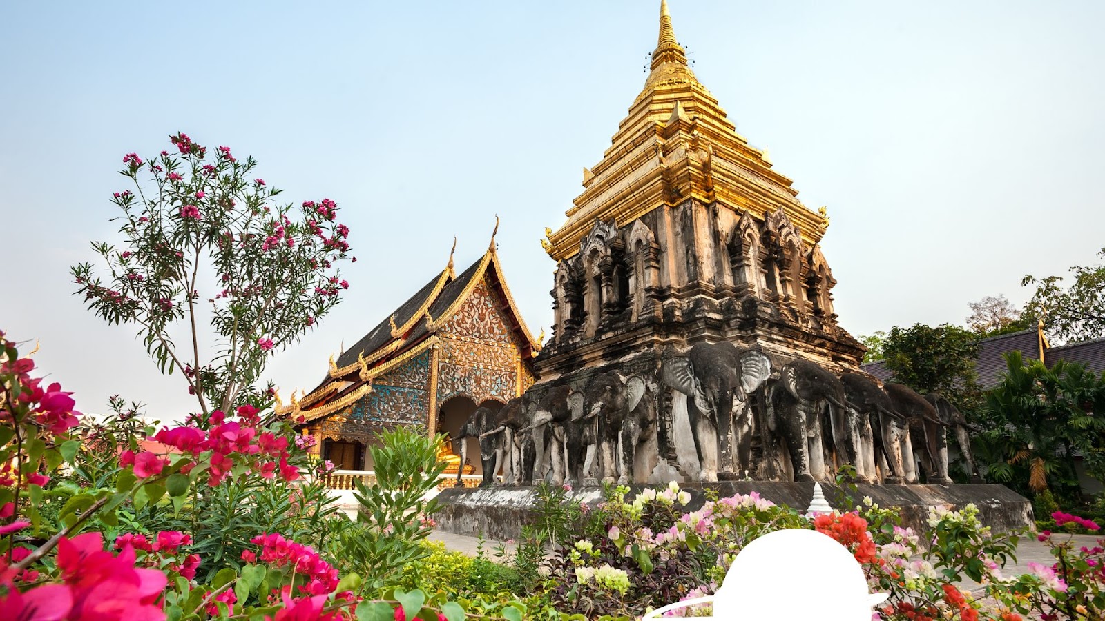 Phra Sae Tang Khamani (Crystal Buddha)