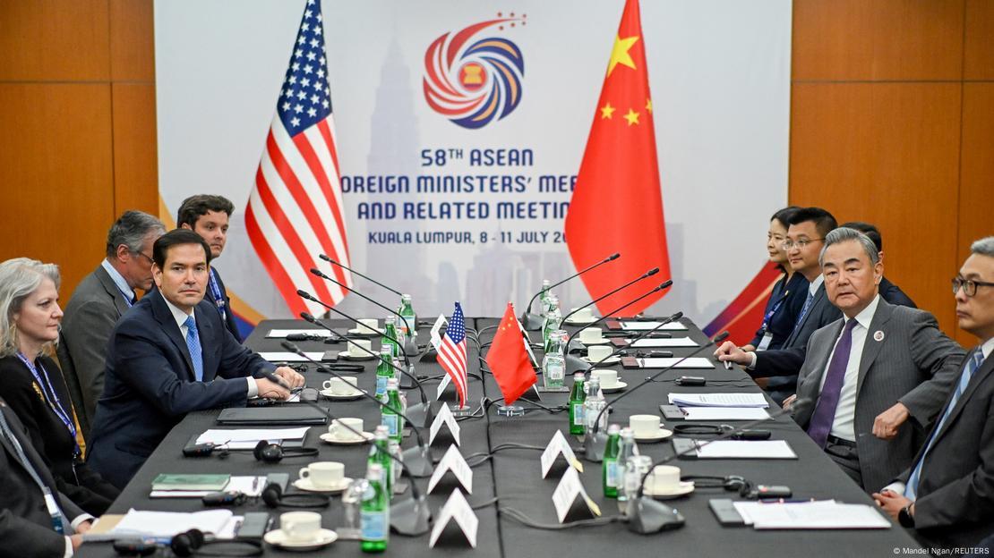 卢比奥与王毅在东盟外长会议期间会晤