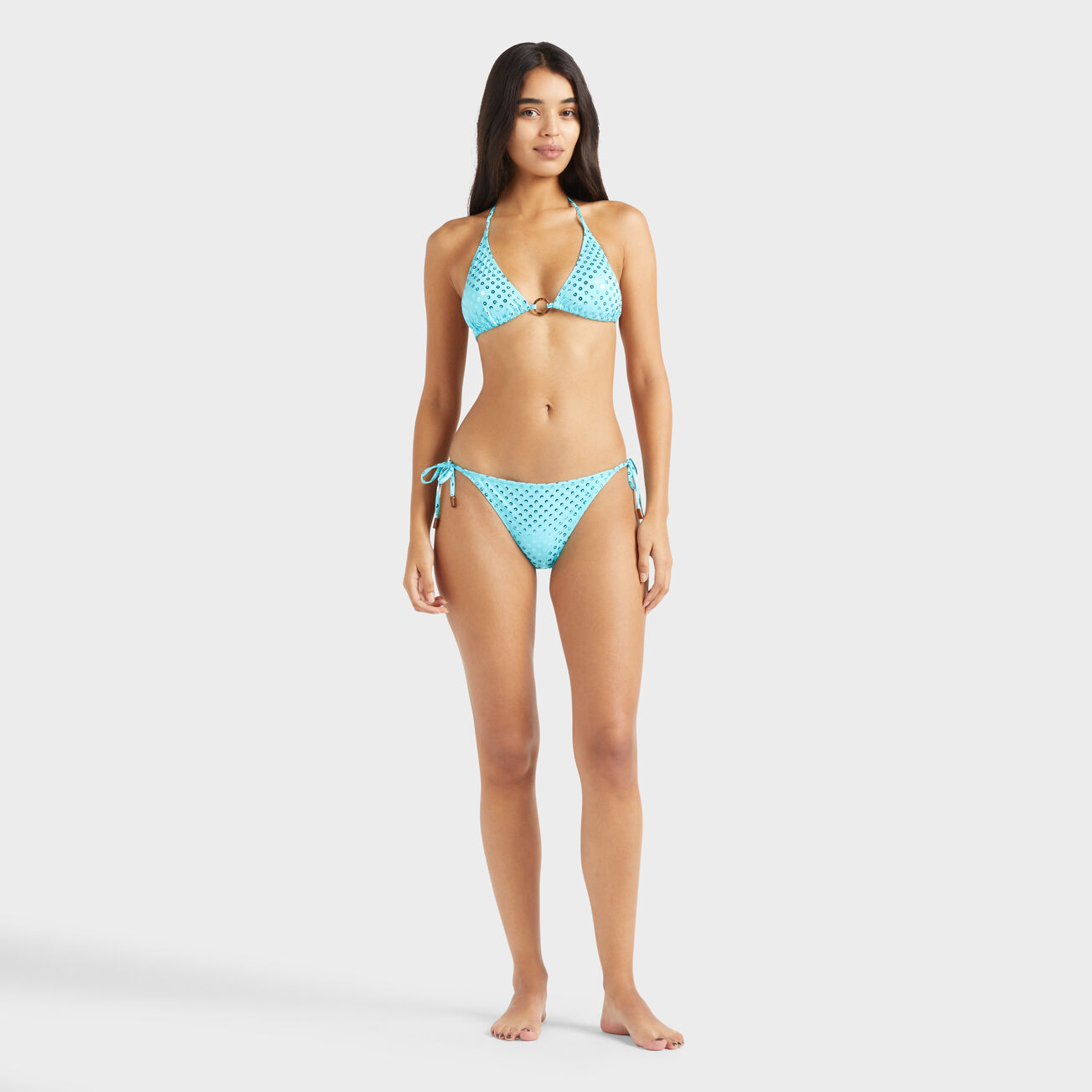 Ensemble bikini bleu orné de paillettes en relief
