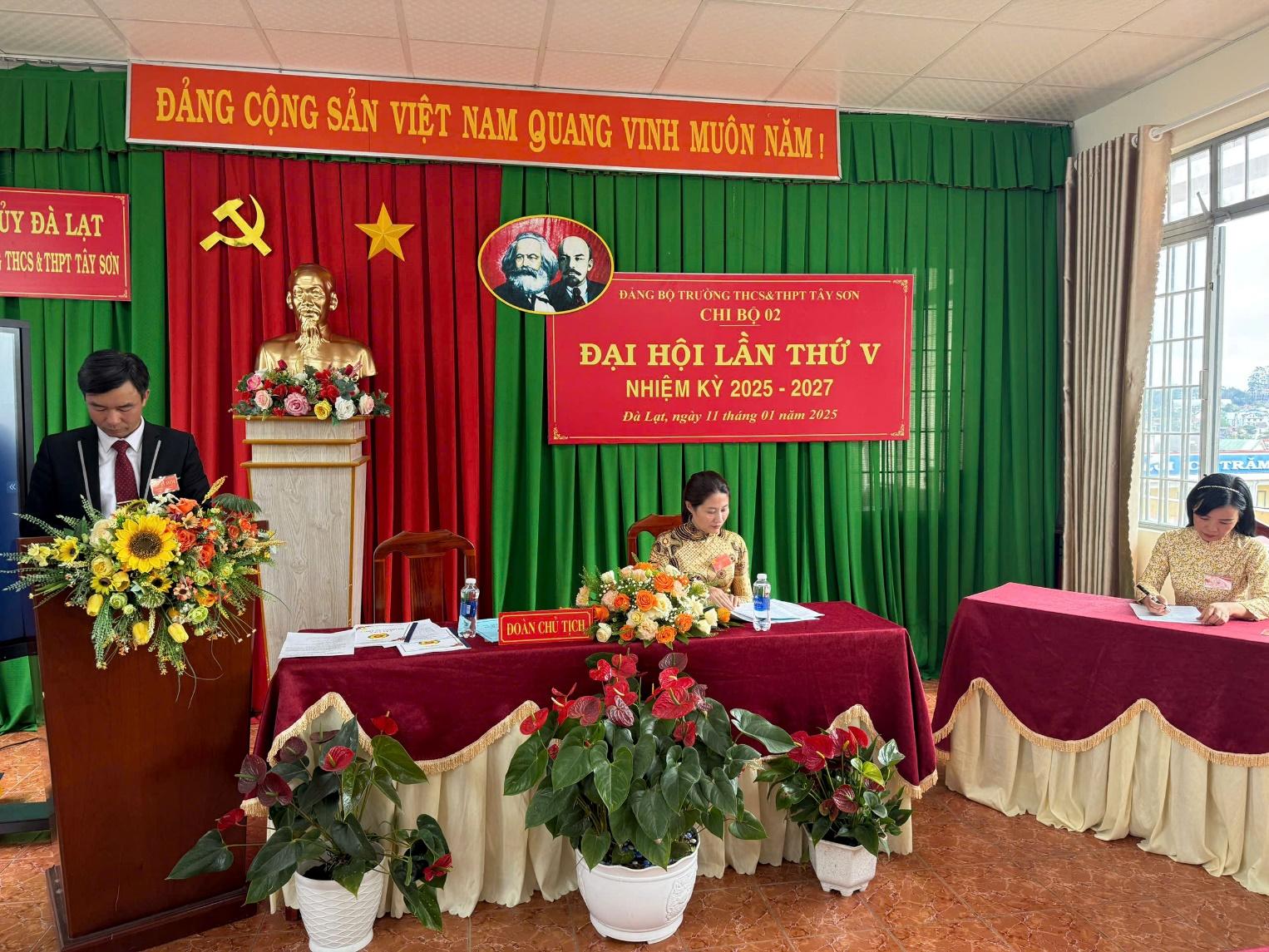 D:\Hạnh Lê\ĐẢNG\Đại hội Chi bộ 2\z6218293615837_49f5191cbdac3e5eb0bb323dc95a643b.jpg