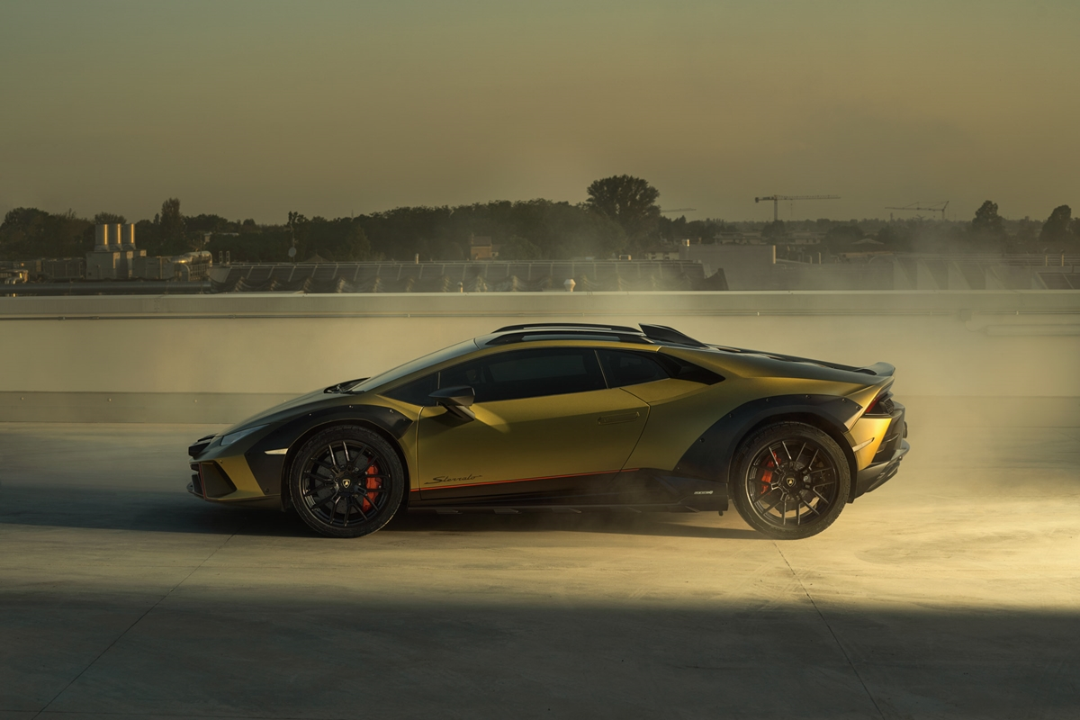 ดีไซน์ภายนอกรถยนต์ : Lamborghini Huracán Sterrato V10 5.2L