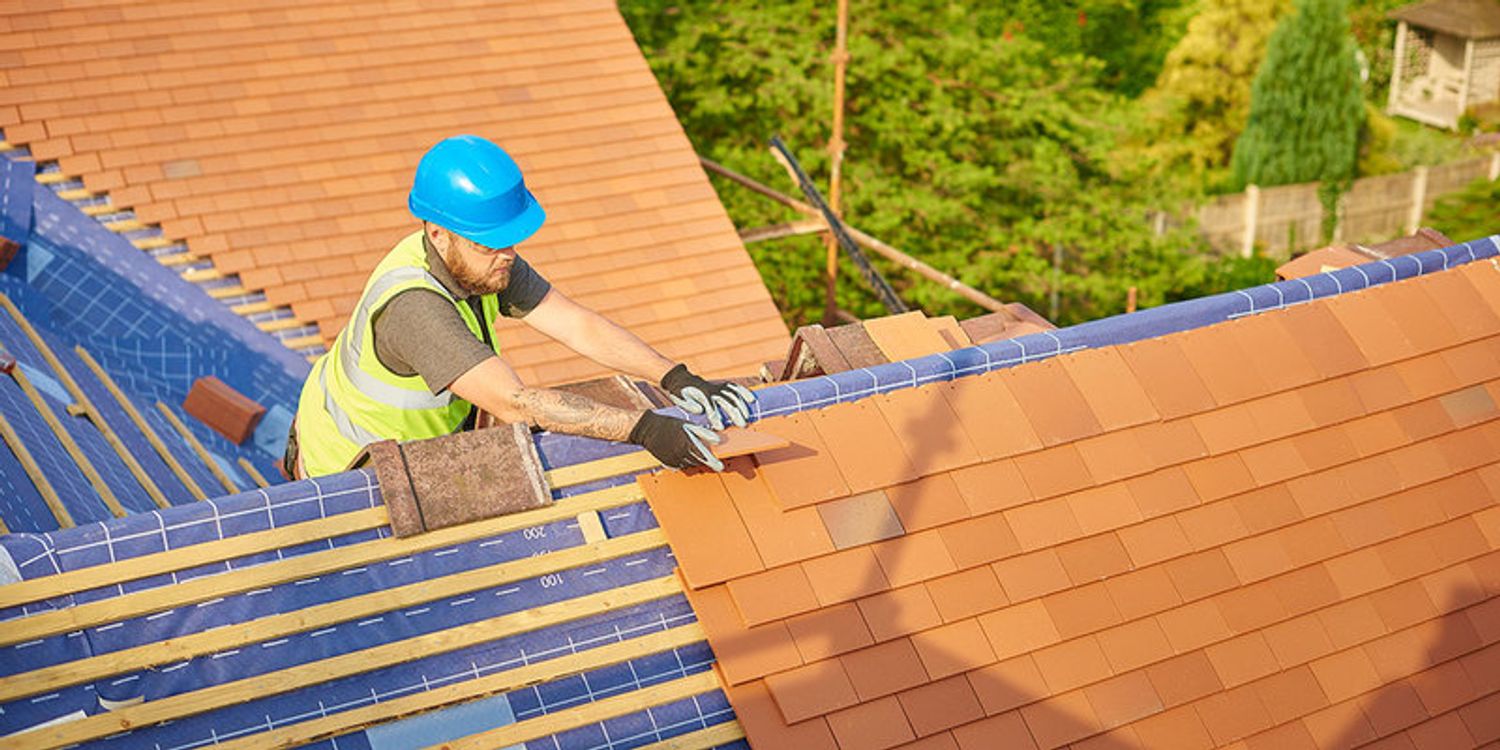 roofers-How Much Does a Roofer Charge Per Hour in the UK?