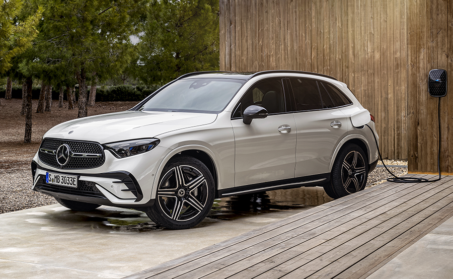 ดีไซน์ภายนอกรถยนต์ : Mercedes-Benz GLC 350 e AMG Dynamic