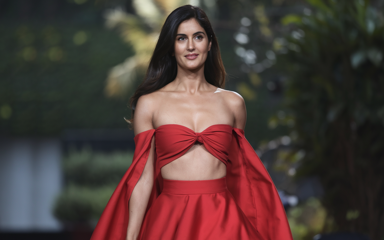 Katrina Kaif Red Dress antsdoctors.top​