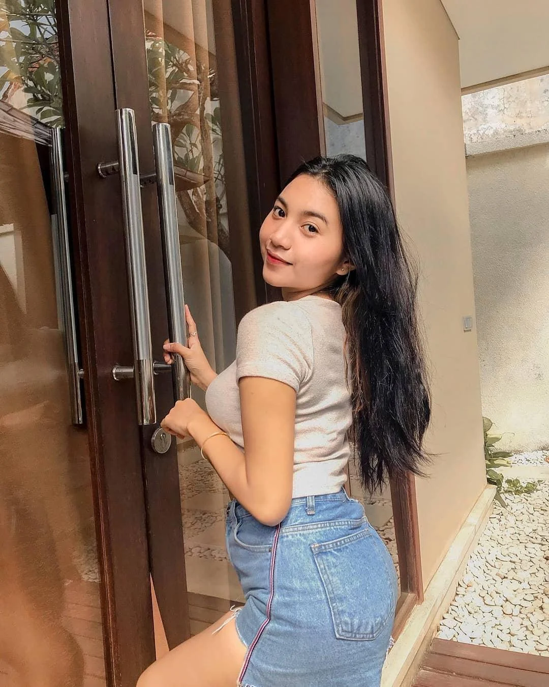 Gadis Manis dengan Tatapan Lugu Menggoda, gadis manis, tatapan lugu, cewek imut