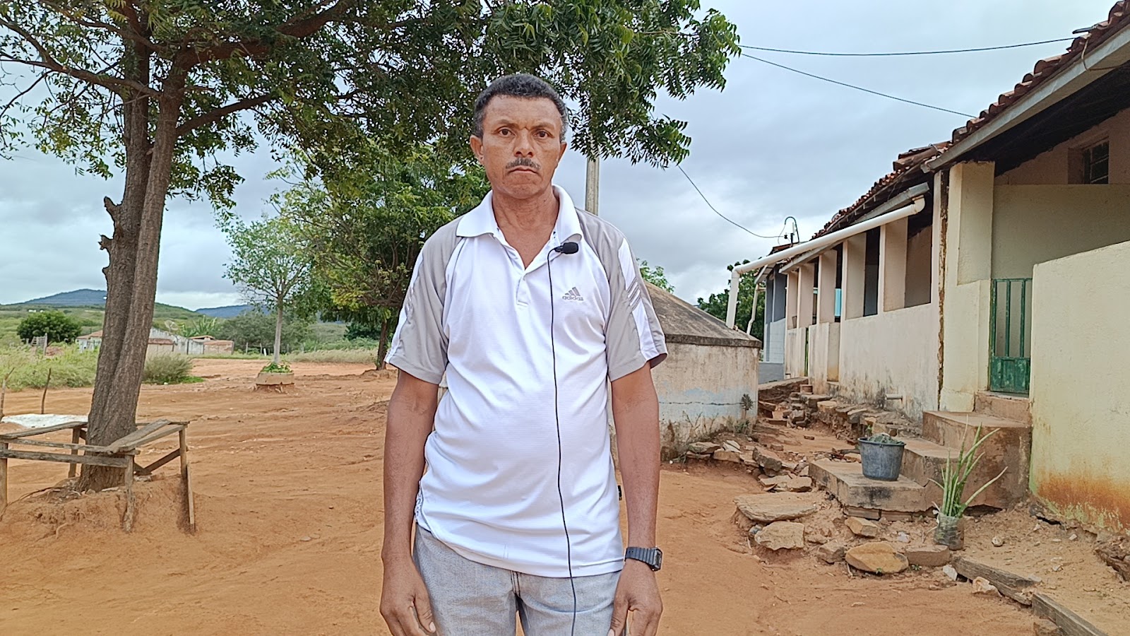 Juarez Bezerra, pai, agricultor e morador da Comunidade Quilombola Queimada dos Felipes, Iguaracy(PE). (Anderson Santana) 