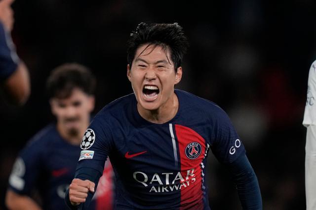 3관왕' 이강인, 아시아 축구선수 시장가치 2위...손흥민은 9위 | 한국일보