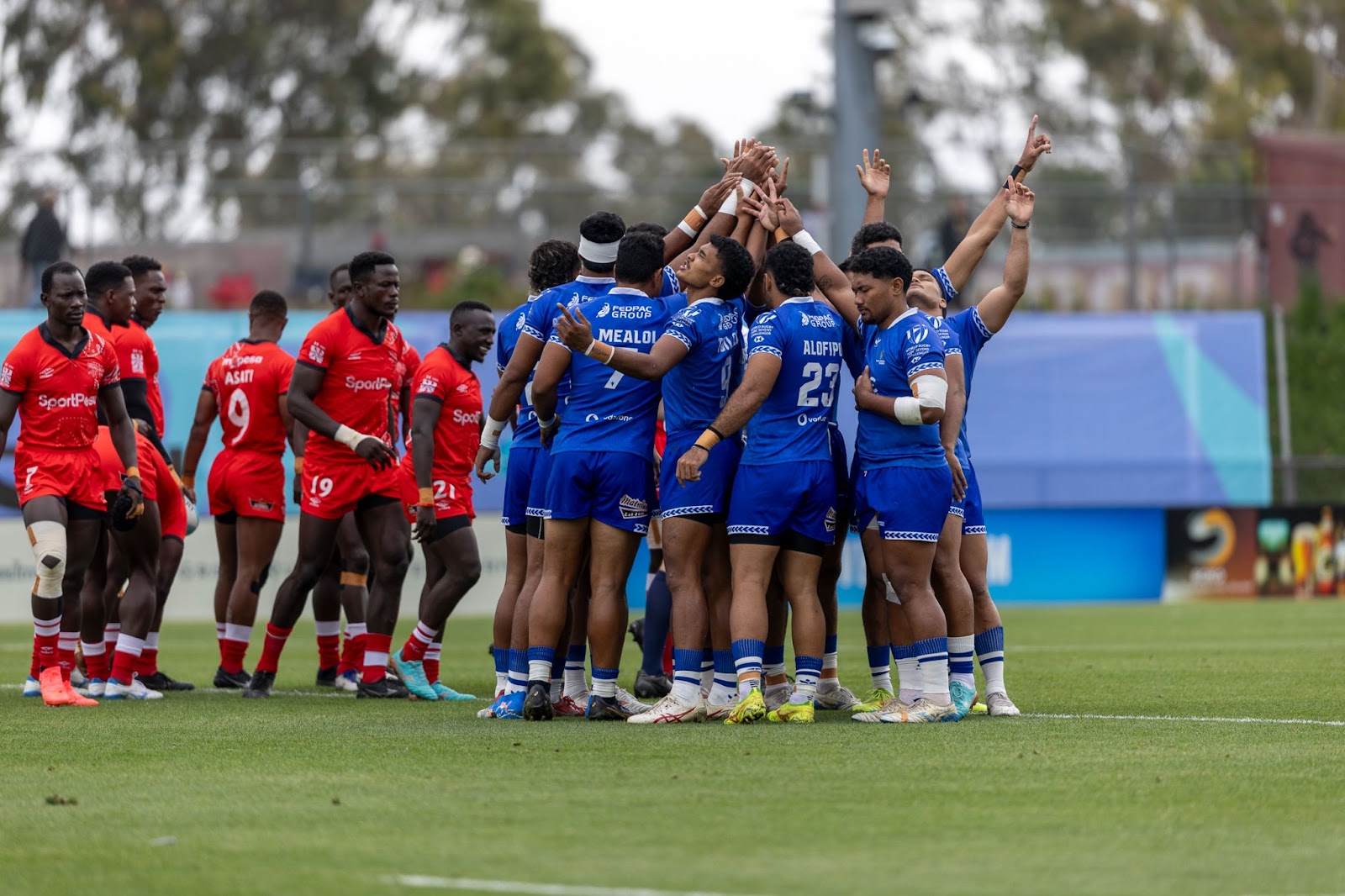 manu samoa team huddle