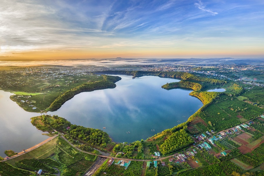 T'Nung Lake has clear blue water in the middle of wild mountains and forests. Source: Bamboo Airways 