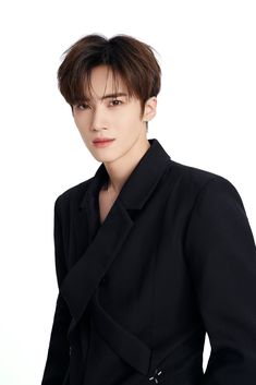 A picture of PENTAGON Yanan on a black outfit 