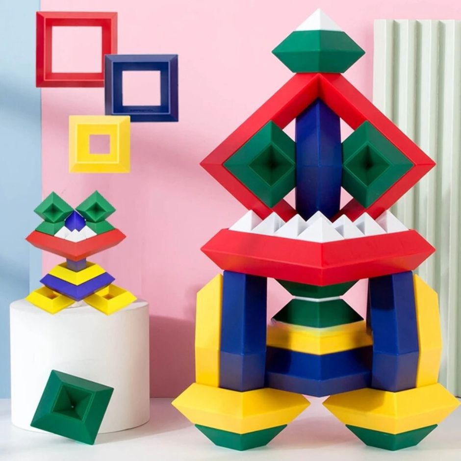 jeu de construction montessori pyramides colorés