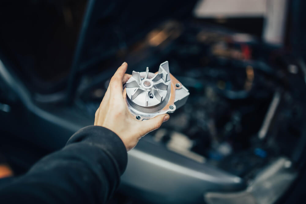 Panduan Mengganti Pompa Radiator Mobil Kecil Mewah